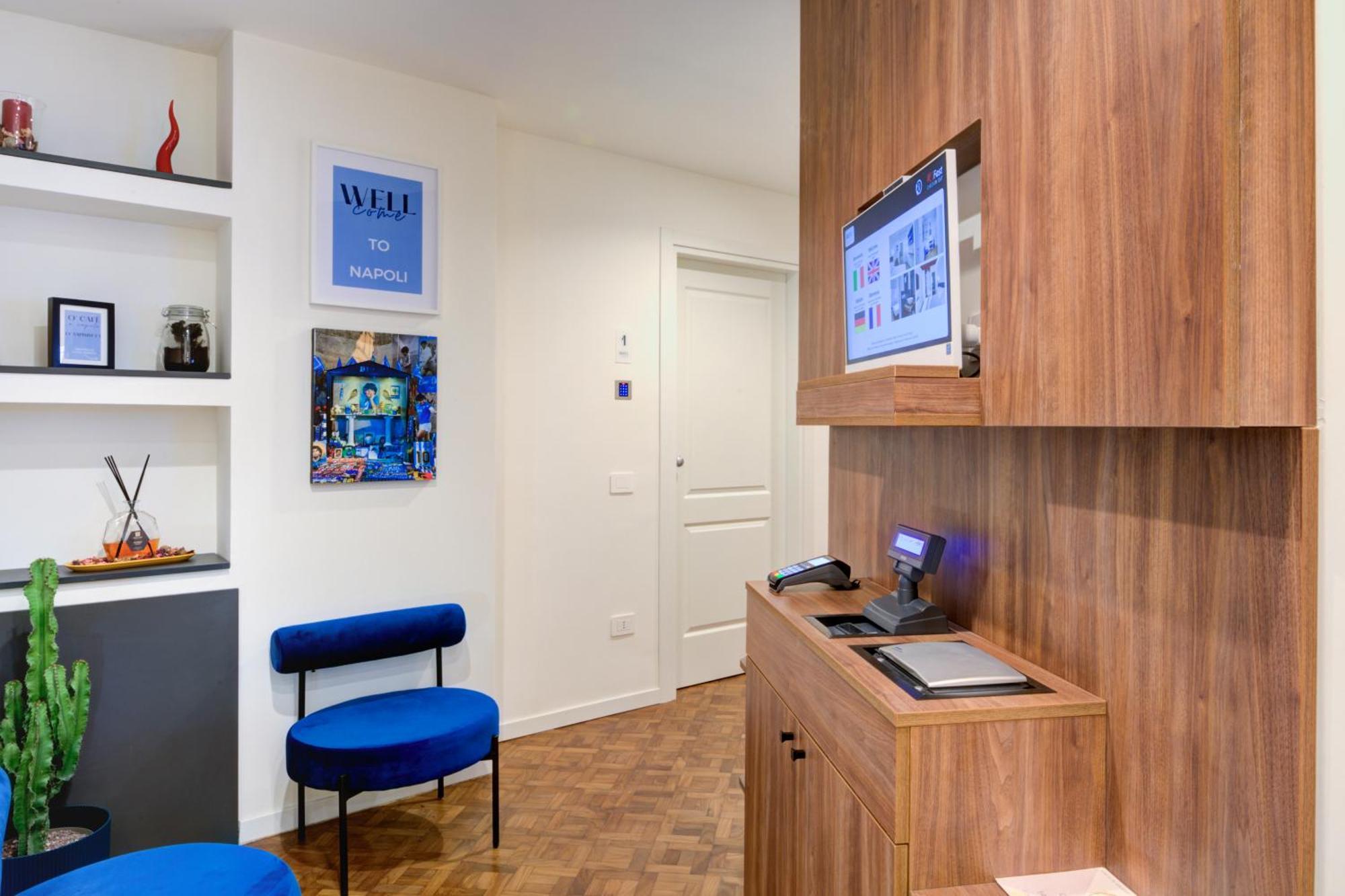 Well Suites - Piazza Dei Martiri Napoli Eksteriør billede