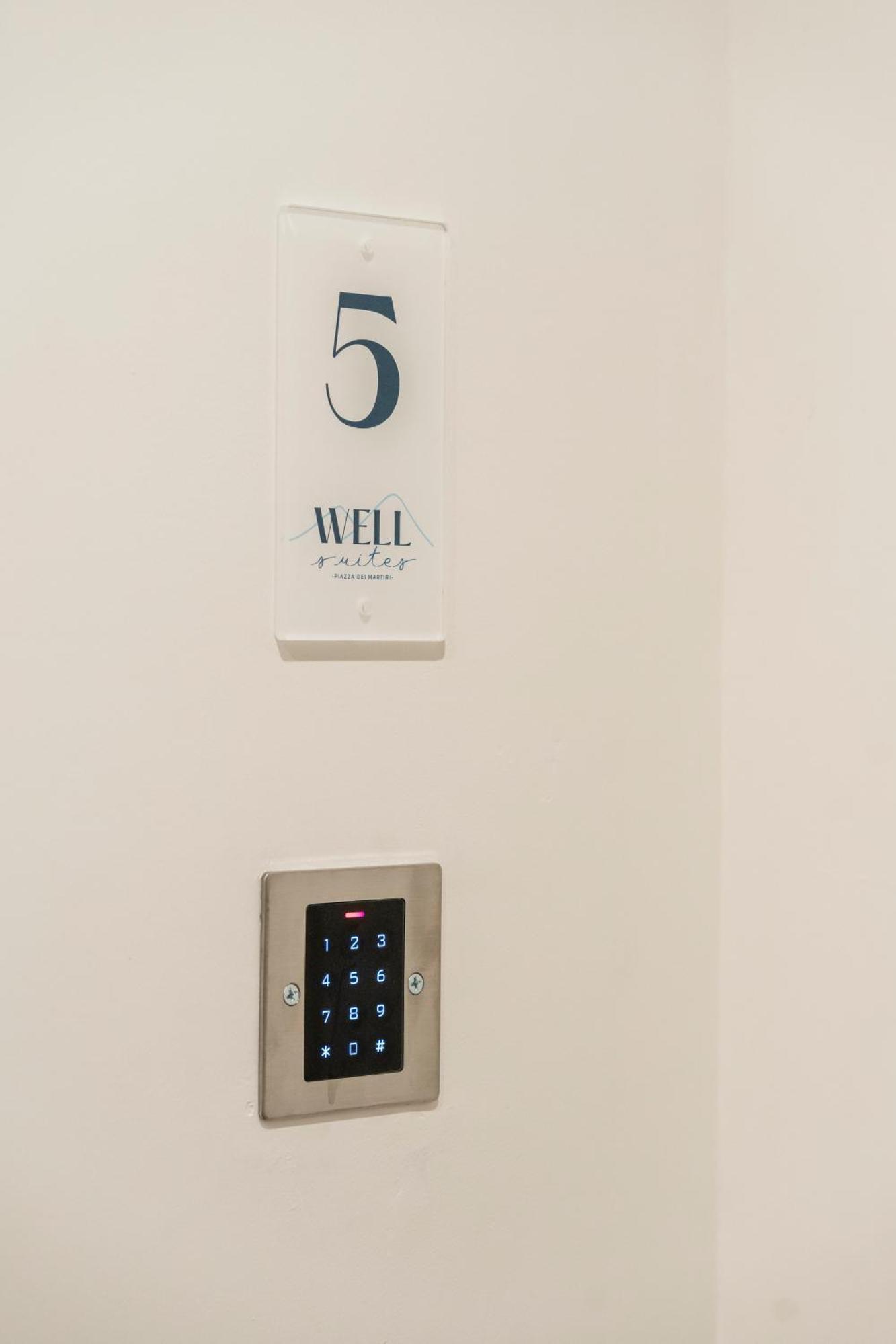Well Suites - Piazza Dei Martiri Napoli Eksteriør billede