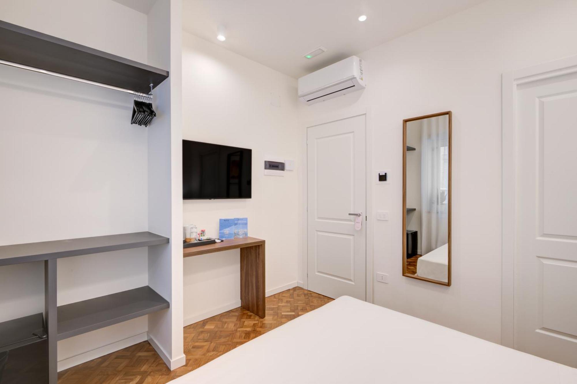 Well Suites - Piazza Dei Martiri Napoli Eksteriør billede