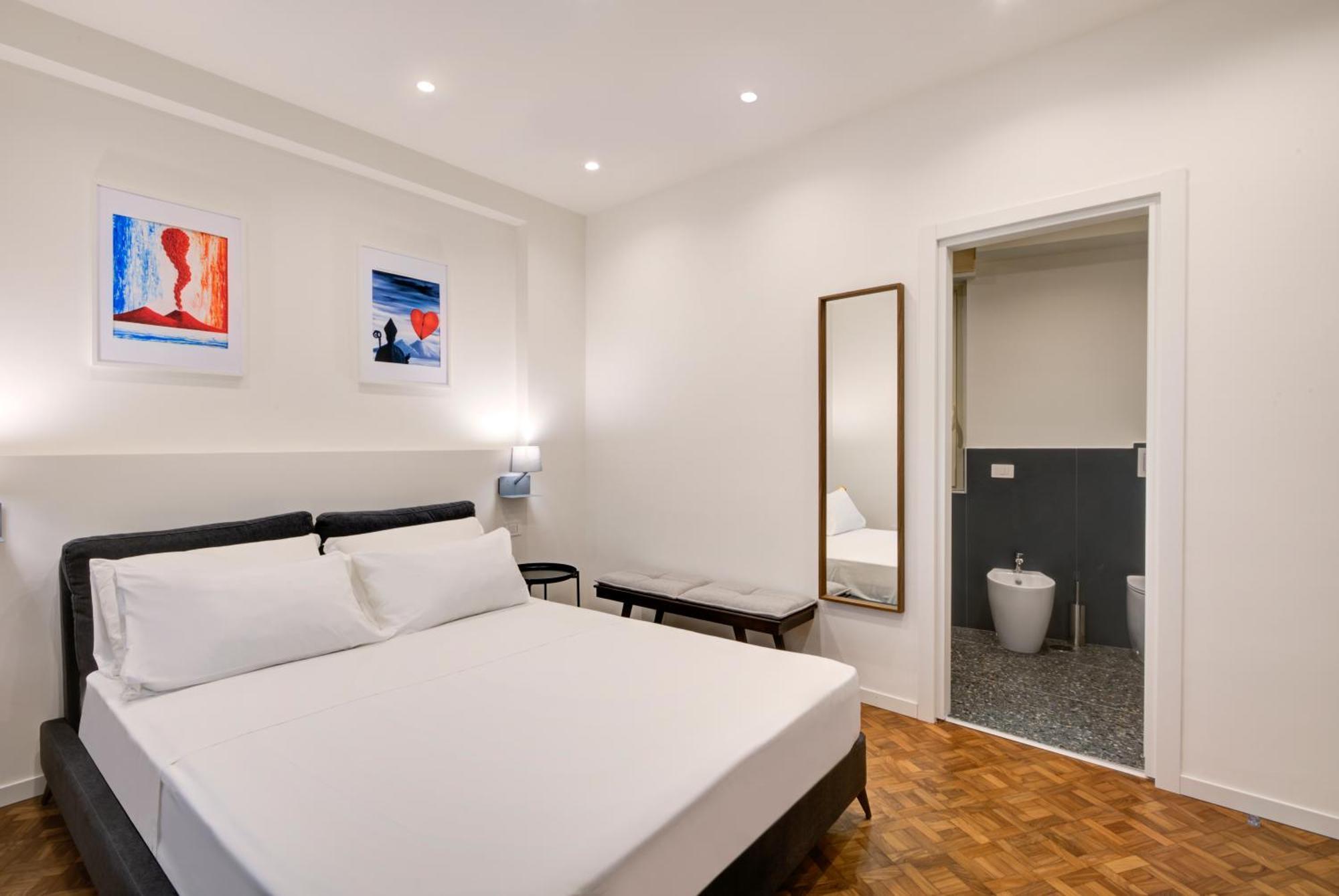Well Suites - Piazza Dei Martiri Napoli Eksteriør billede