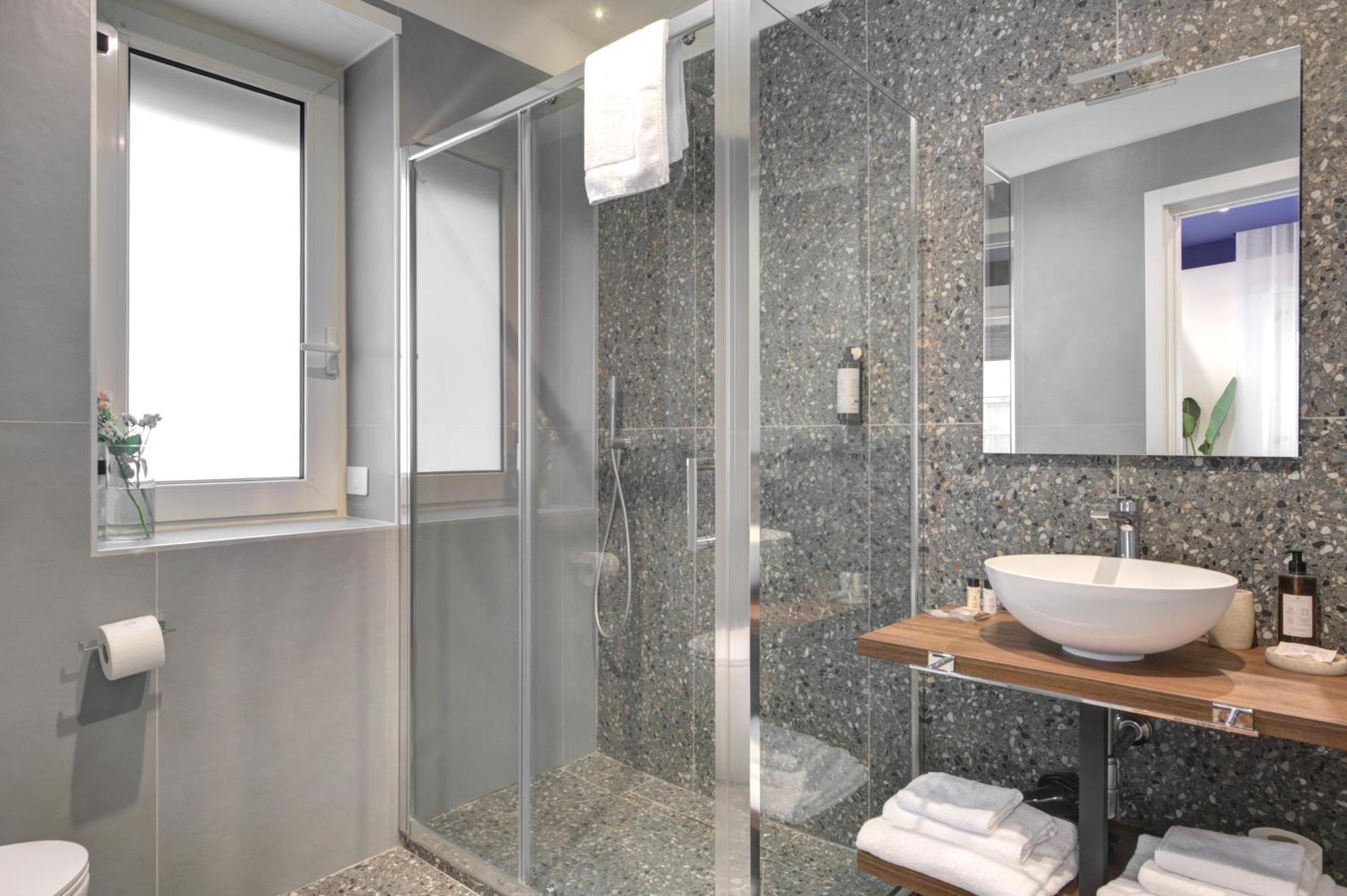 Well Suites - Piazza Dei Martiri Napoli Eksteriør billede