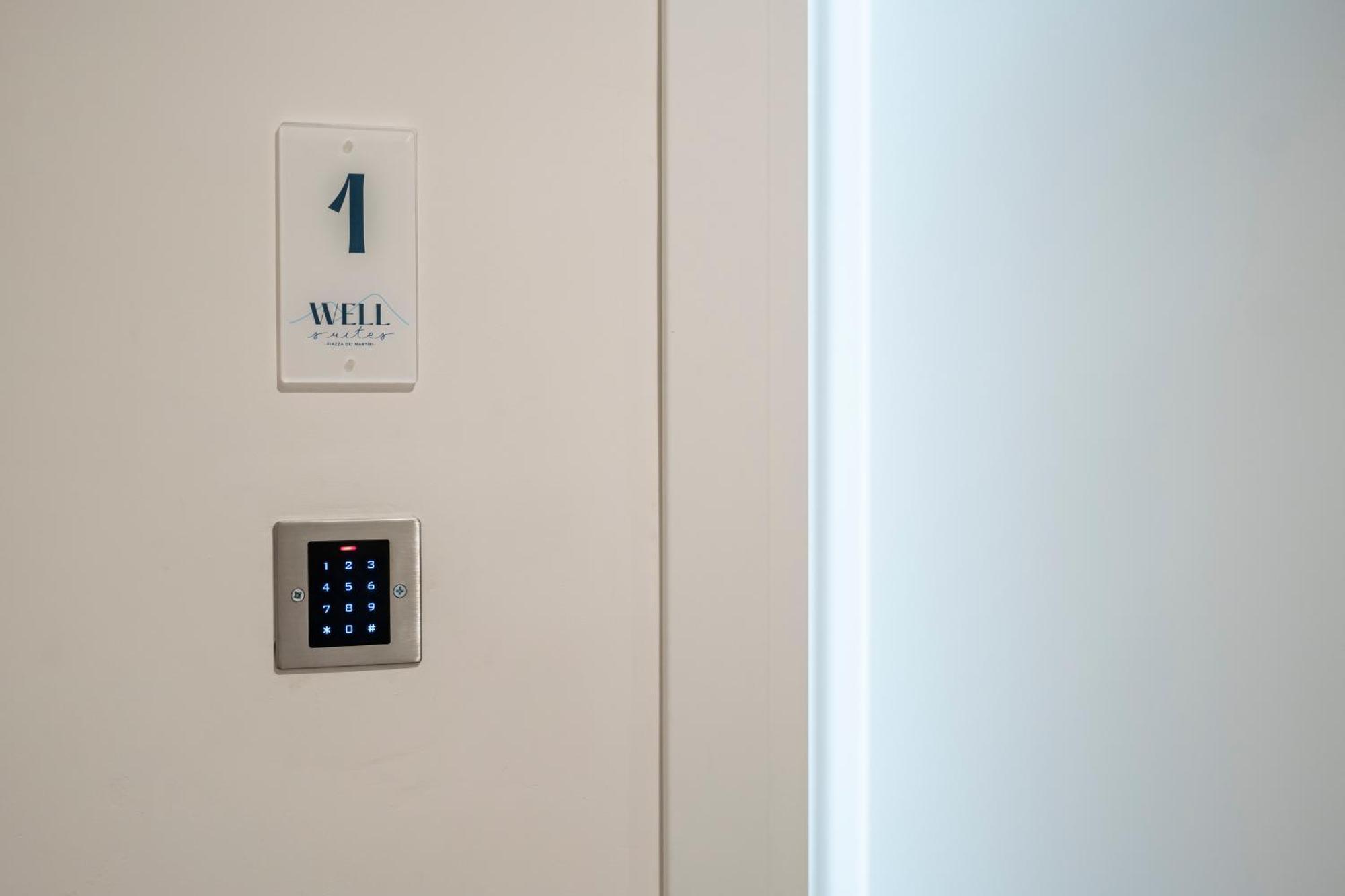 Well Suites - Piazza Dei Martiri Napoli Eksteriør billede